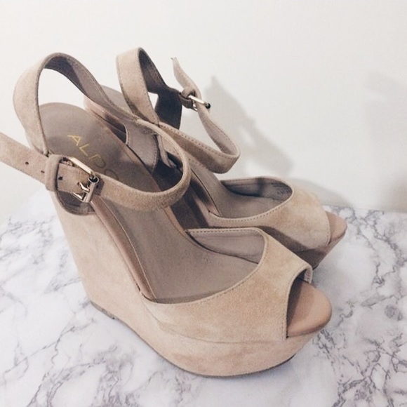 pale pink wedge shoes